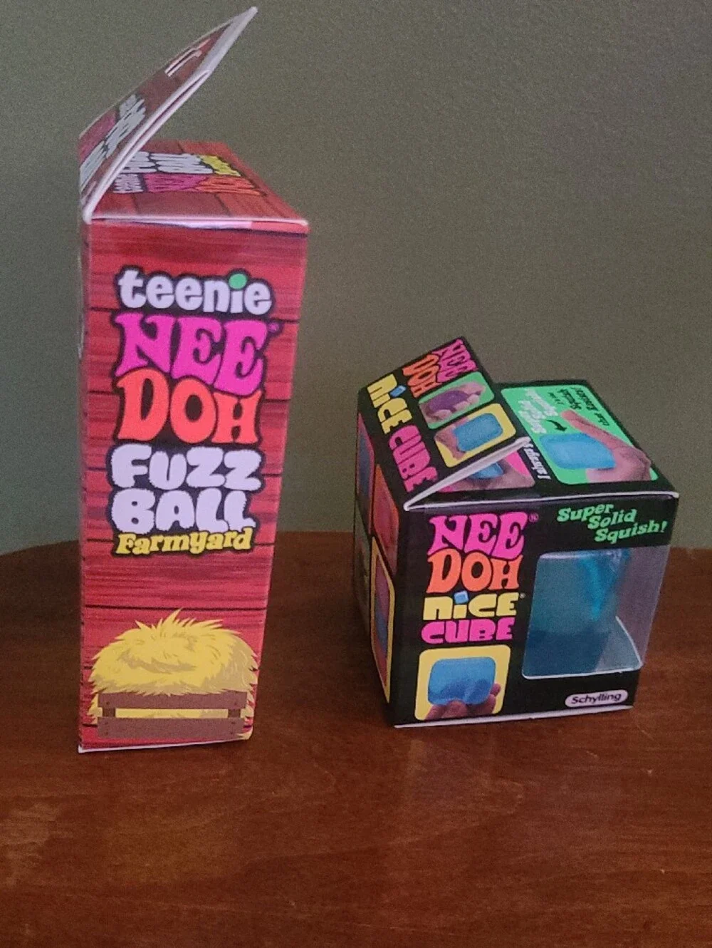 Neon Doh  Farmyard Fuzz Ball Set And Cube
